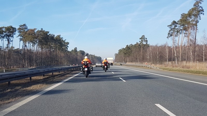 W sytuacjach zdarzeń drogowych patrole motocyklowe mają...