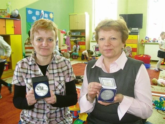 Jesteśmy dumne, że zauważono nasz wysiłek - mówią (od lewej) Alina Kasperska i Jolanta Baworowska.