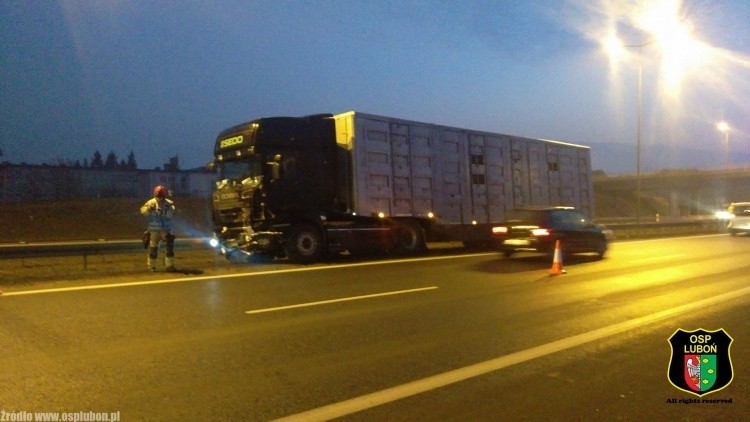 Wypadek na A2. Nie żyje jedna osoba