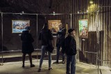 Wieliczka. Nowa wystawa w solnych podziemiach. Pokazano prace artystów niepełnosprawnych 