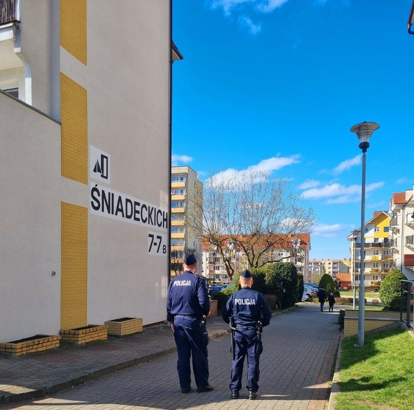 Policjanci patrolują ulice Koszalina.