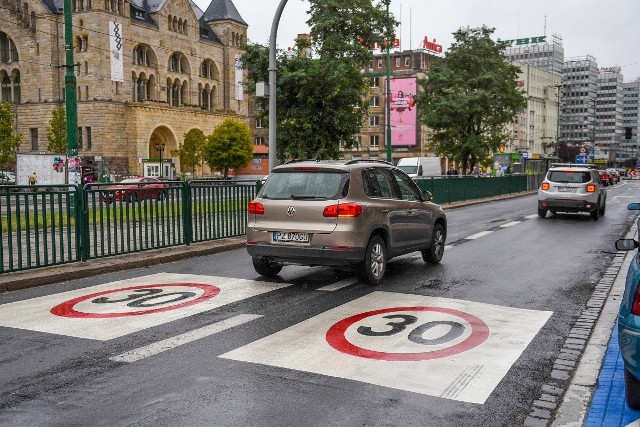 Poszerzenie strefy Tempo 30 spowoduje likwidację 160 miejsc parkingowych