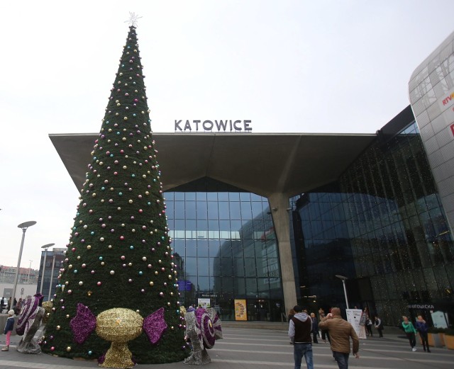 Choinka na placu Szewczyka w Katowicach
