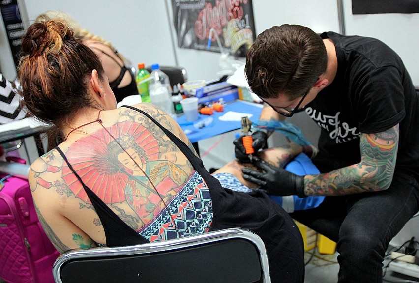 Kraków. Kobiece ciała pokryte tatuażami [ZDJĘCIA]