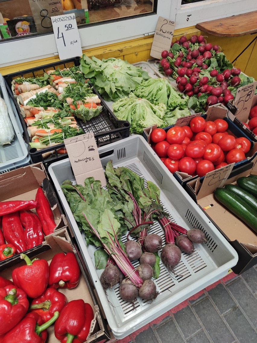 Sprawdź ceny warzyw i owoców w Częstochowie...