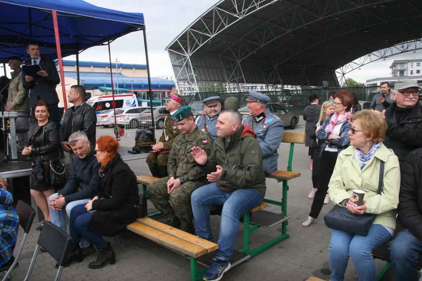 Zawody hippiczne w Ostrowi Mazowieckiej. Zawody zorganizowano w ramach VI Święta Rotmistrza Pileckiego 14.05.2022. Zdjęcia