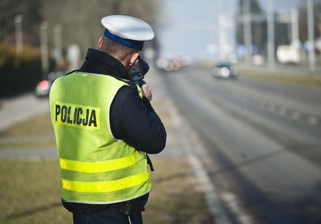 Policjanci ze specjalnej grupy SPEED, w trakcie kontroli prowadzonych w czwartek, zatrzymali aż sześciu kierujących, którzy w terenie zabudowanym jechali z prędkością ponad 100 kilometrów na godzinę