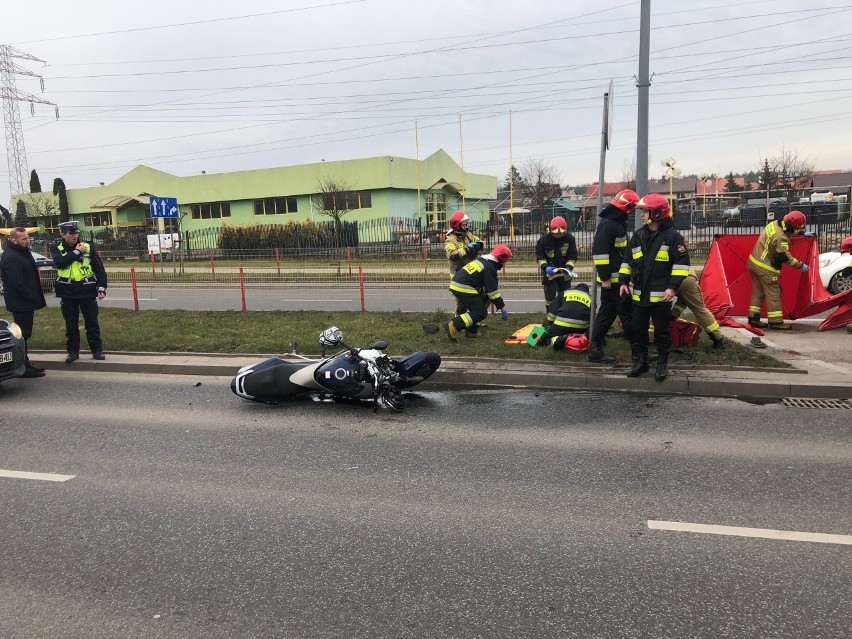 Wypadek motocyklisty na ulicy generała Hallera