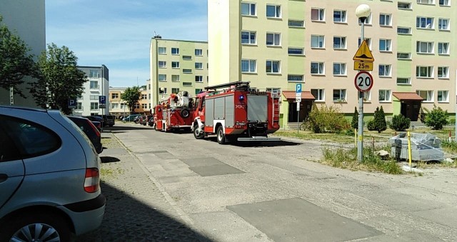 W Ustce przy ul. Legionów interweniowała straż pożarna. Okazało się, że potrzebna jest pomoc przy otwarciu drzwi mieszkania i uwolnienia lokatora, który zatrzasnął je i nie mógł ich otworzyć od wewnątrz.