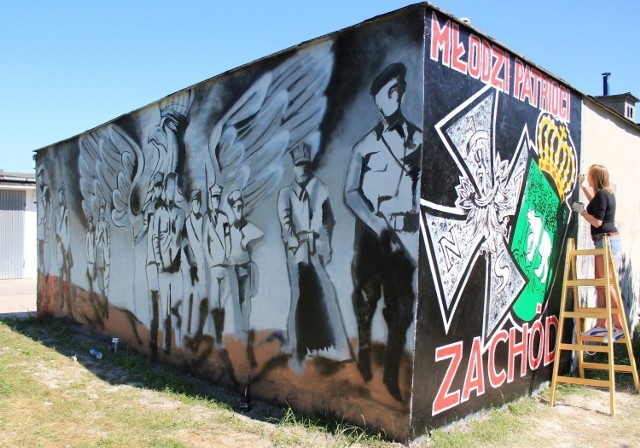 Kilka lat temu grupa młodych ludzi stworzyła na os. „Zachód” mural. Wszystko robili za własne pieniądze