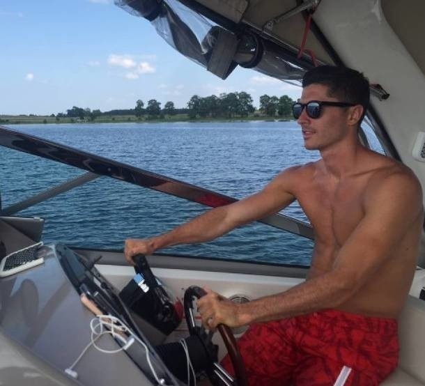 Robert Lewandowski na wakacjach! Zobacz, jak się bawi [zdjęcia]