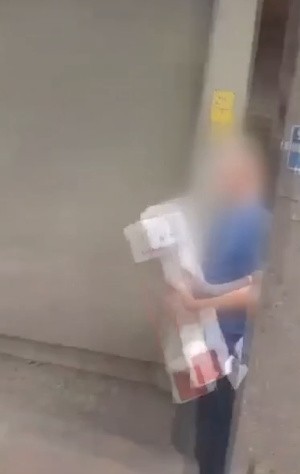 Policjant wąbrzeskiej drogówki złamał przepisy ruchu drogowego [wideo czytelnika]