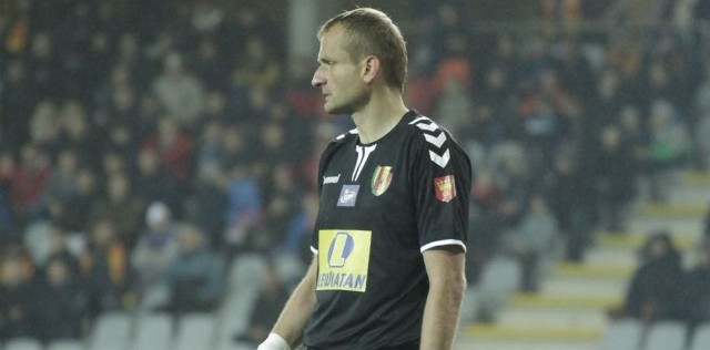 Zbigniew Małkowski po długiej przerwie znowu strzegł bramki Korony w meczu ekstraklasy. 