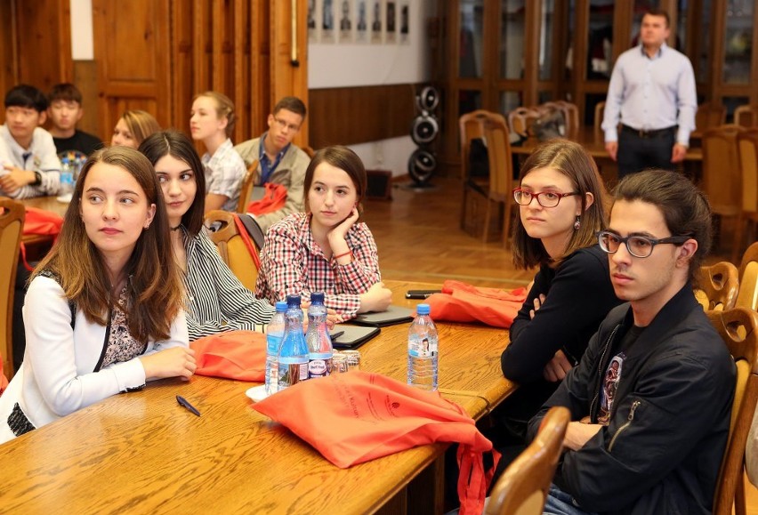 Studenci z kilkunastu krajów będa poznawać polską kulturę 