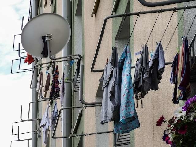 Nie wszystkie bloki, tak jak na osiedlu Łuczniczka, mają balkony, na których można rozwiesić pranie, więc bydgoszczanie korzystają z tego, co mają