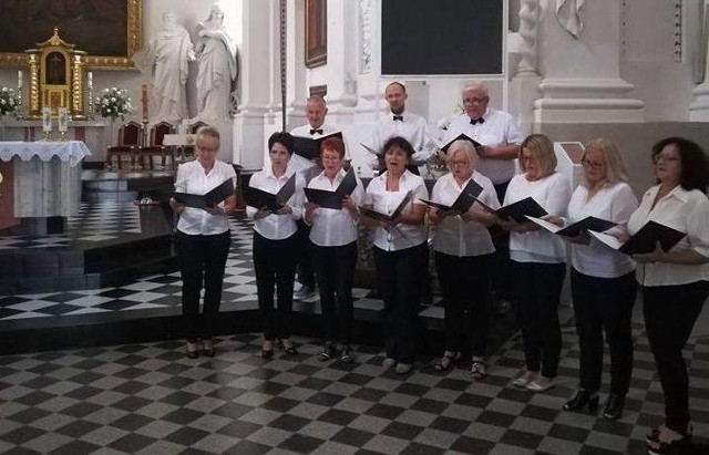 Belcanto śpiewa w kościele Piotra i Pawła.