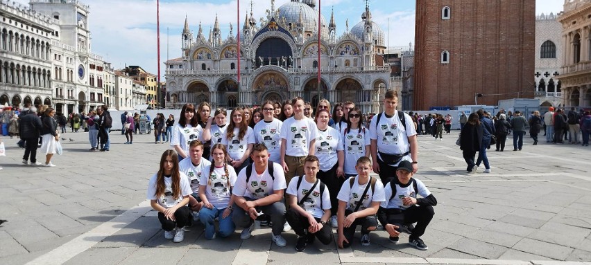 Uczniowie z Sichowa Dużego na wycieczce we Włoszech