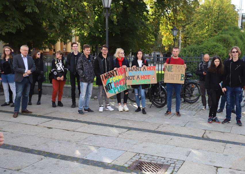 Protest klimatyczny w Radomiu. Młodzi chcą, by zająć się zmianami klimatu