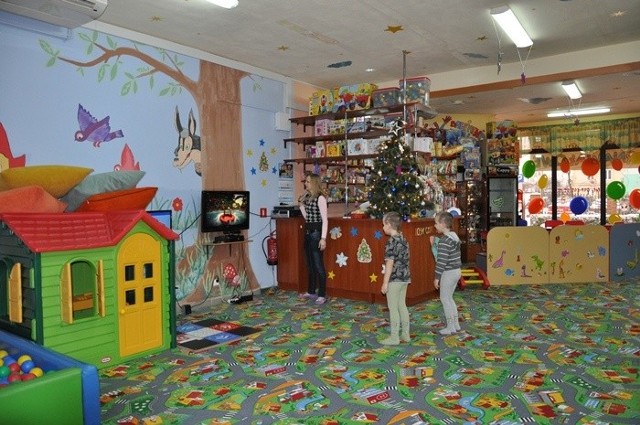 Podczas mikołajkowej zabawy w kieleckiej bawialni Julia najmłodsi będą mieli do dyspozycji mnóstwo atrakcji. Odwiedzi ich również Święty Mikołaj.