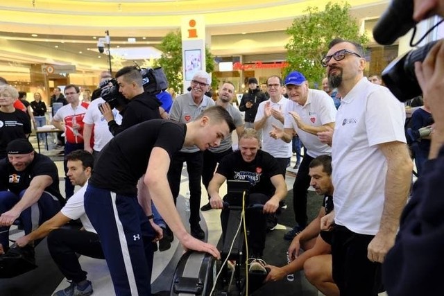 Ogólnopolska akcja wiosłowania dla WOŚP, zapoczątkowana w Poznaniu, odbędzie się w tym roku po raz dwunasty