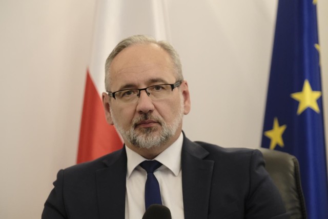 Adam Niedzielski poinformował, że na razie nie można ocenić, ile osób rannych w wypadku autokaru w Chorwacji jeszcze dziś będzie mogło wrócić do Polski. Minister zapewnił jednocześnie, że "miejsc w samolocie na pewno nie zabraknie".