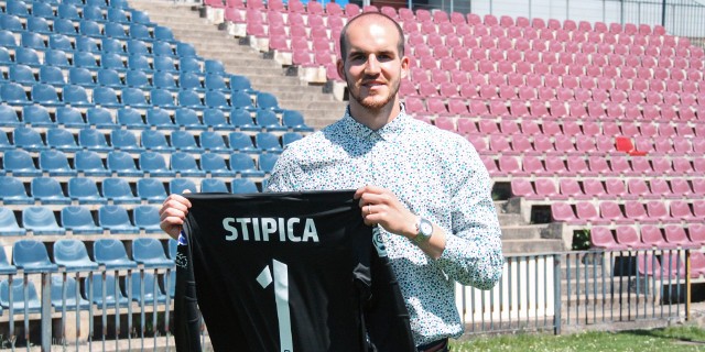 Dante Stipica z Pogoni Szczecin.