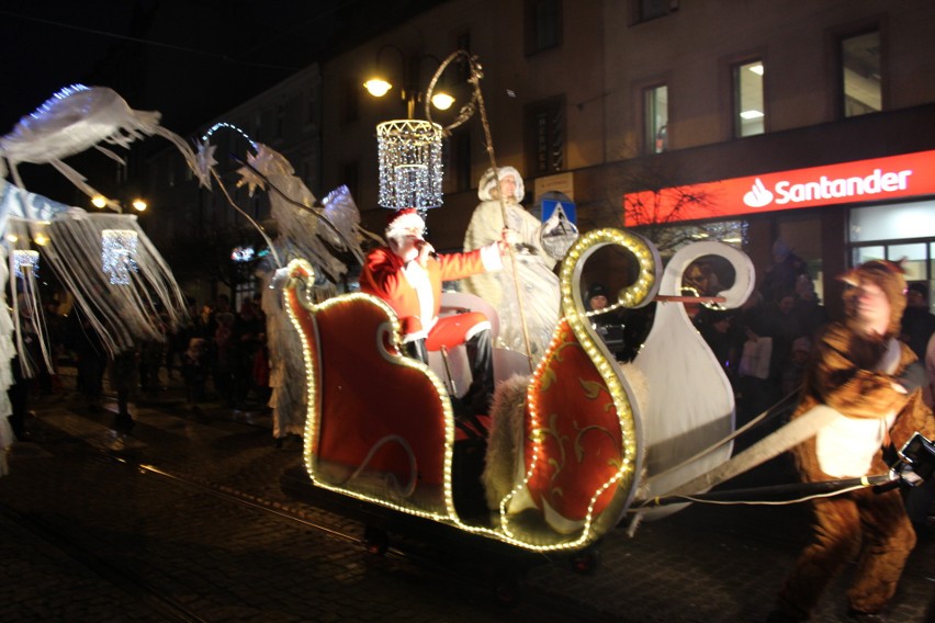 Wielka parada św. Mikołaja otworzyła zabrzański jarmark bożonarodzeniowy ZDJĘCIA