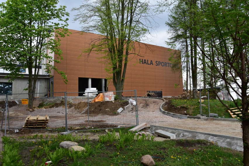 Budowa hali Zespołu Szkół Ponadgimnazjalnych numer 1 przy Jegiellońskiej w  Kielcach zgodnie z planem. Zobacz (WIDEO, ZDJĘCIA)   