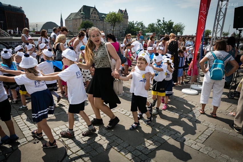 Pomnik legendarnego kota żeglarza Umbriagi stanął w Alei Żeglarzy w Szczecinie [ZDJĘCIA, WIDEO]