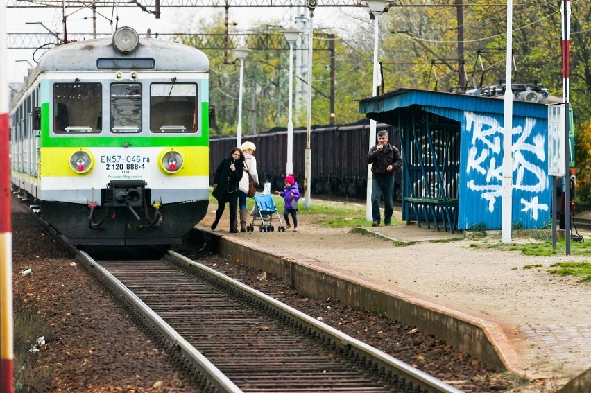 Stacja kolejowa Muchobór "Stacja" w tym przypadku do...