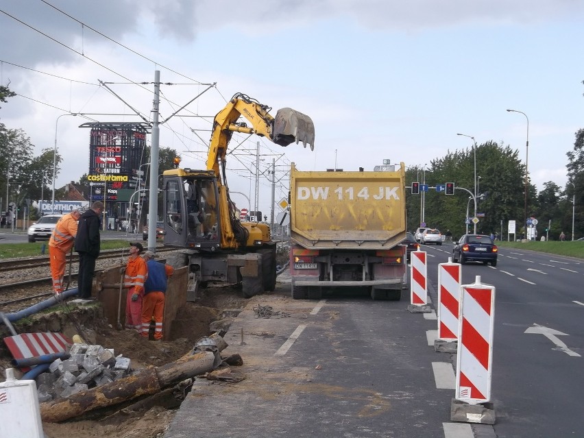 Wrocław: Remont Legnickiej ma ułatwić dojazd do Magnolia Park (ZDJĘCIA)