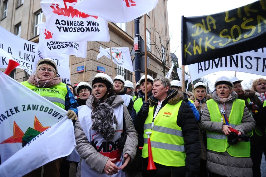 Protest żon górników pod Sejmem