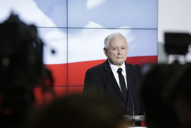 Prezes PiS Jarosław Kaczyński, podczas weekendowego spotkania z mieszkańcami Mielca zapowiedział, że jego ugrupowanie złoży w Sejmie projekt ustawy przedłużającej kadencję samorządów o pół roku.