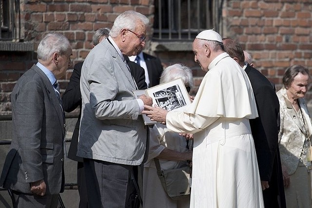 "Piekła nie ma" miał powiedzieć papież Franciszek w rozmowie z Eugenio Scalfarim do czwartkowego wydania La Repubblika.