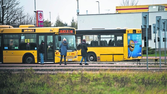 Przebudowa w rejonie pętli przy ul. Wąwozowej w Koszalinie to nie tylko usprawnienie dla komunikacji miejskiej, to także poprawa bezpieczeństwa na pobliskim skrzyżowaniu 