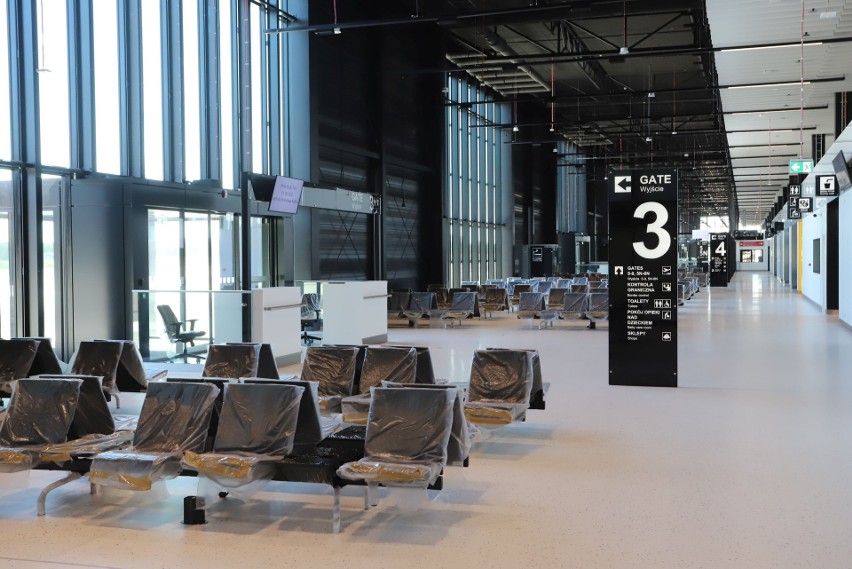 Jak wygląda terminal na radomskim lotnisku? Zobaczcie na...