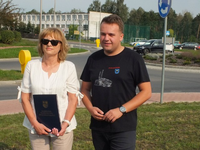 Na piątkowej konferencji prasowej Marek Materek- prezydent Starachowic i Jolanta Grudnicka- dyrektor Miejskiego Ośrodka Pomocy Społecznej w Starachowicach.