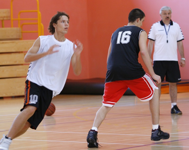 Trening koszykarzy Czarnych Slupsk w hali przy ulicy Szarych...