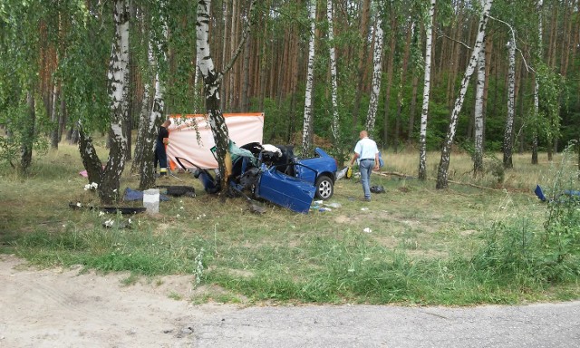 Wypadek w Zdunach: Dwie osoby zginęły na wjeździe do miasta