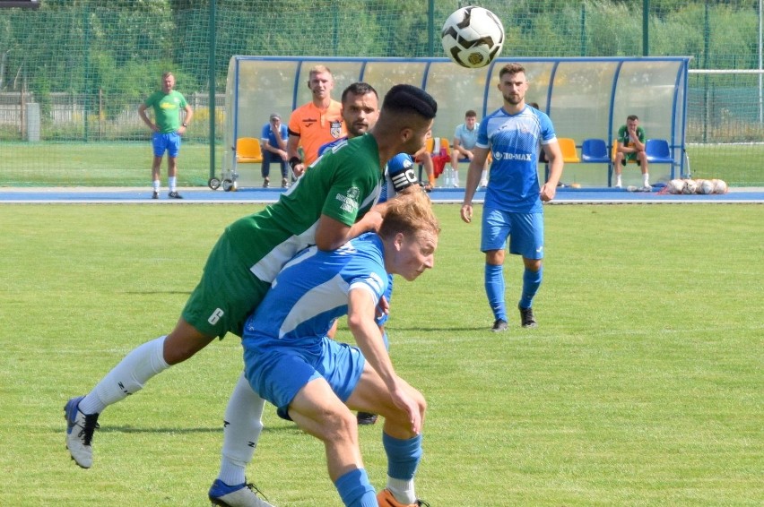 W sobotnim meczu Hummel 4 ligi GKS Zio-Max Nowiny zremisował...