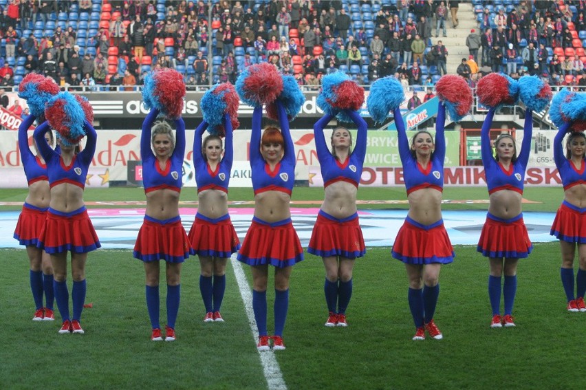Cheerleaderki na derbach Piast - Górnik