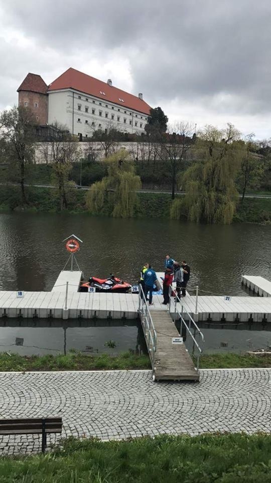 Akcja Płyniemy Polsko trwa. Rybniczanie walczą z silnym...