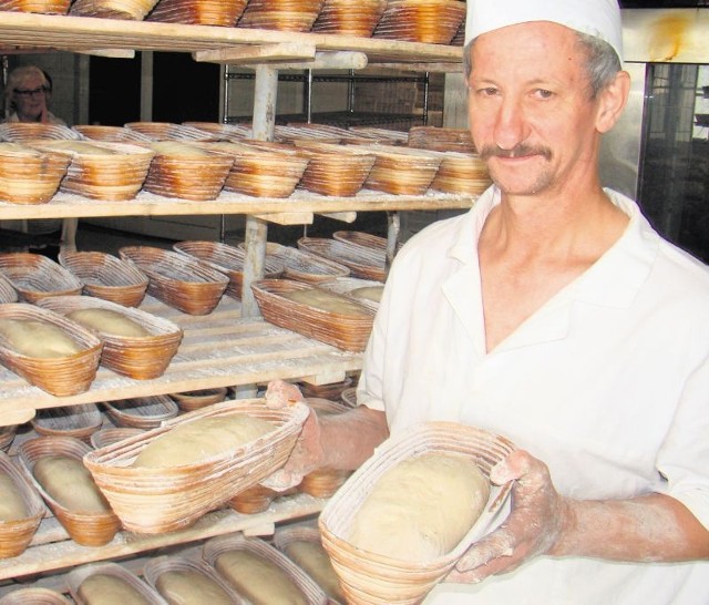 Piekarnia Starurn, Nowy Sącz , ulica Nawojowska 42. Każdego dnia wypieka 1000 chlebów. Trafiają do sklepów PSS Społem