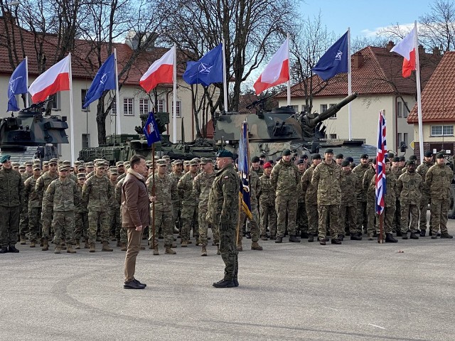 Minister Mariusz Błaszczak na spotkaniu z żołnierzami w Bemowie Piskim.