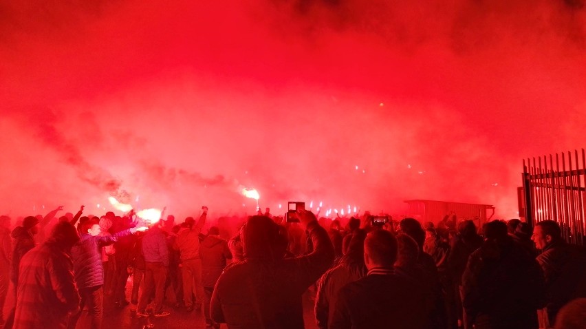 Feta na stadionie Ruchu Chorzów po zwycięskich Wielkich...