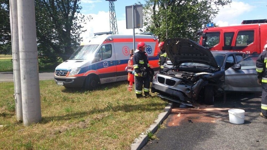 Kobieta jadąca BMW trafiła do szpitala