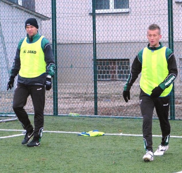 Wszystko wskazuje na to że piłkarze Stali Stalowa Wola (z lewej Wojciech Fabianowski, obok Mateusz Kantor) nie zagrają w sobotę u siebie z Olimpią Elbląg.