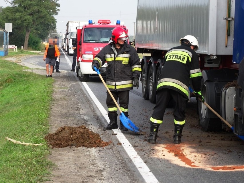 Zderzenie dwóch ciężarówek w Wyszkach