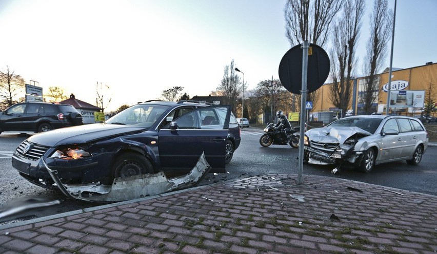 Kierująca oplem vectrą jechała ul. Sulechowską w kierunku...