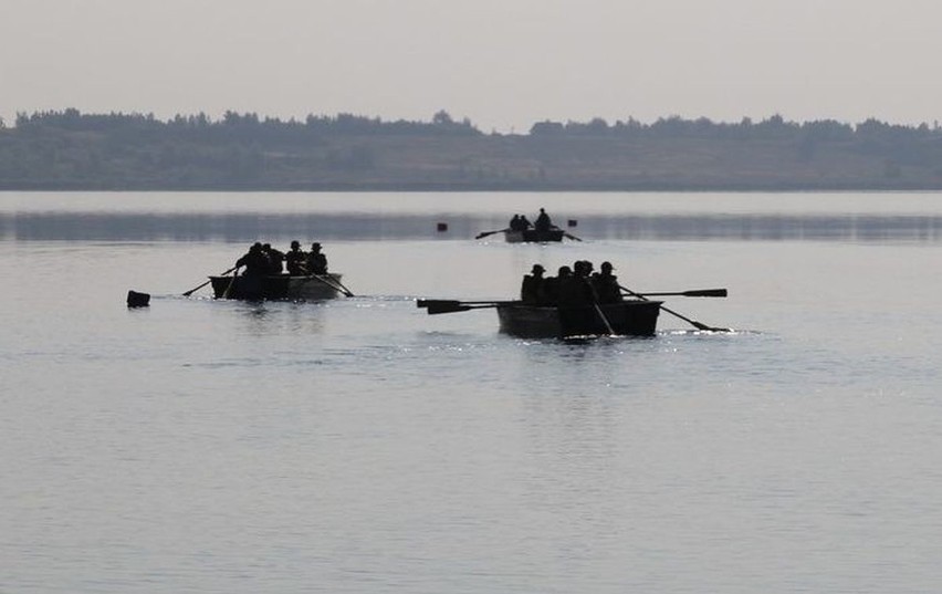 Wojsko ćwiczy na wodach Jeziora Tarnobrzeskiego